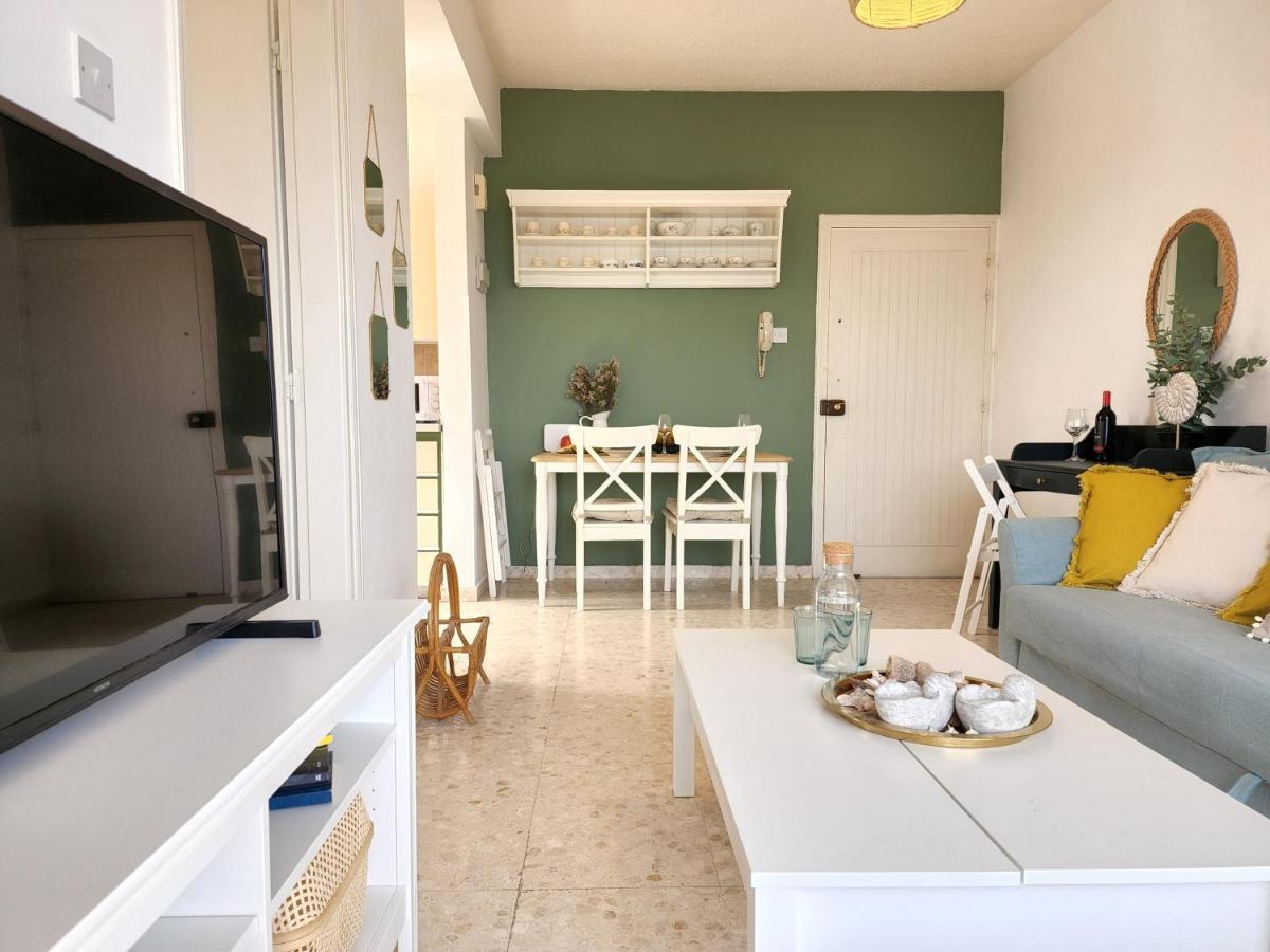 Capri Sea View One Bedroom Larnaka Exterior foto