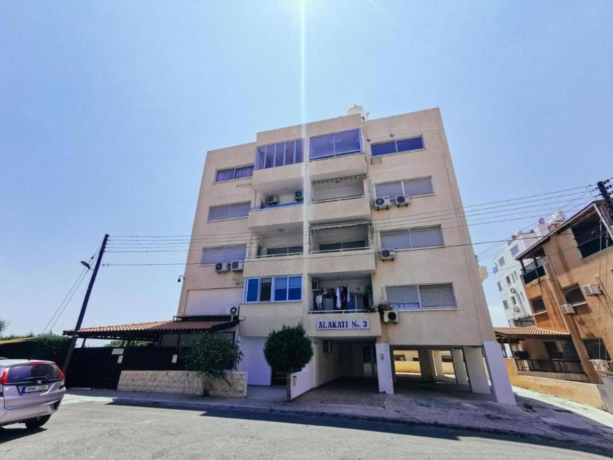 Capri Sea View One Bedroom Larnaka Exterior foto