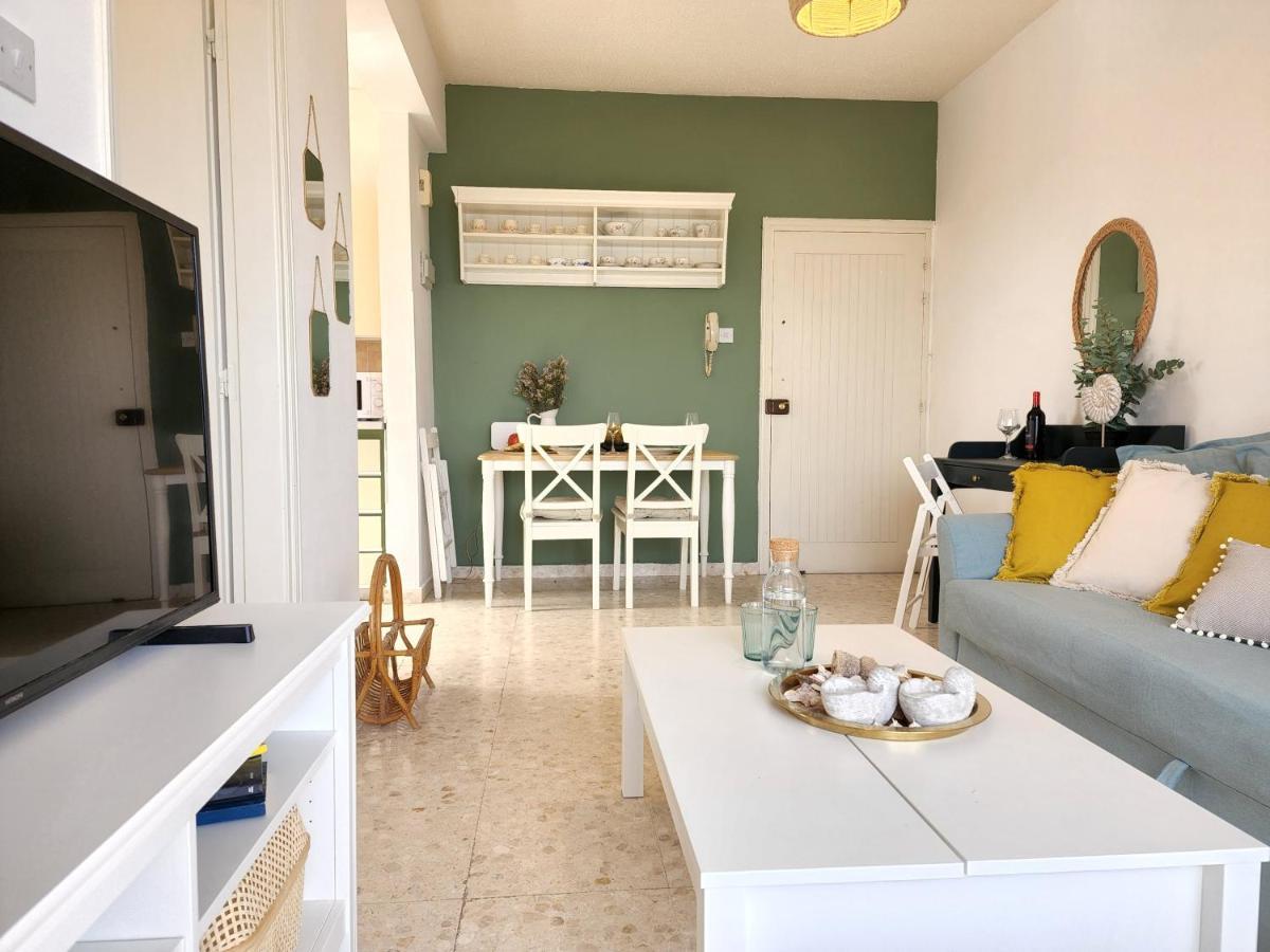 Capri Sea View One Bedroom Larnaka Exterior foto